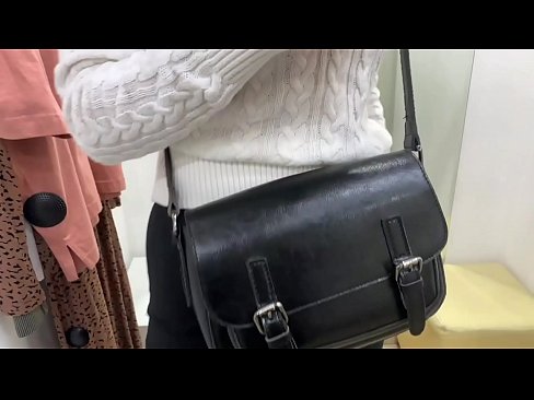 ❤️ Masturbazione pubblica della giovane cagna FeralBerry con un dildo nel camerino ️❌ Pornoal it.ixiporn-com.ru ❌