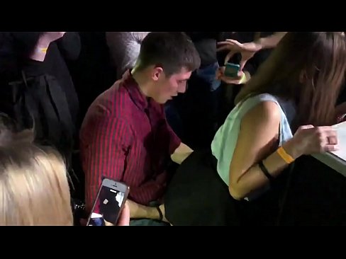 ❤️ Sesso reale in un nightclub russo. Ragazza russa di 18 anni nell'ano e nella vagina scopata in un nightclub ️❌ Pornoal it.ixiporn-com.ru ❌